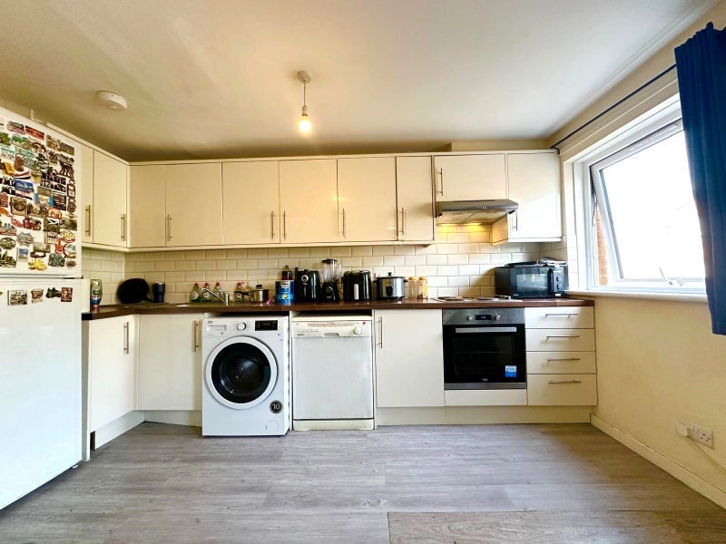 Flat Cyclops Mews in Greater London