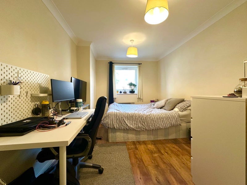 Flat Cyclops Mews in Greater London