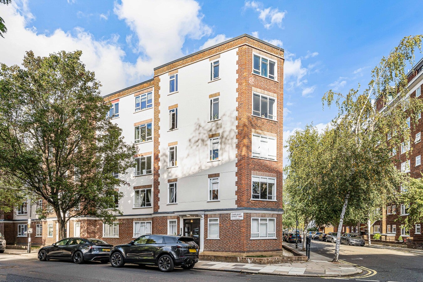 Flat Charlbert Street in City of Westminster