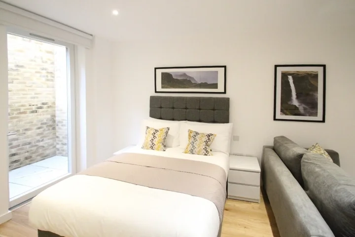 Flat Birkenhead Street in Greater London