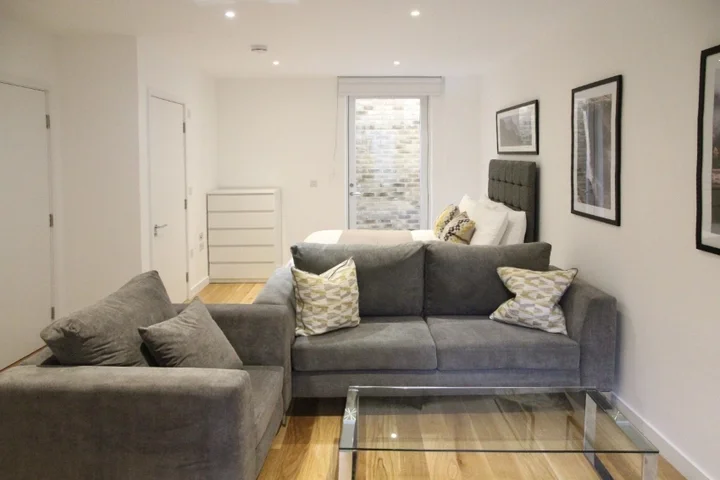 Flat Birkenhead Street in Greater London