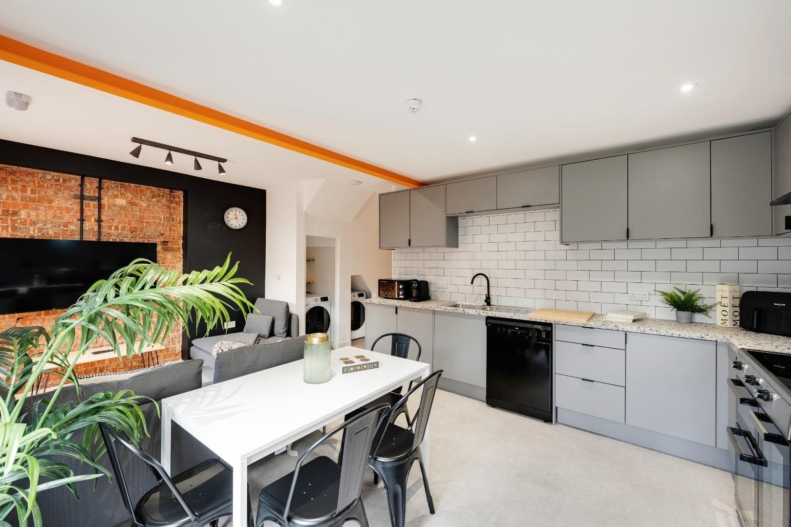 Room Mayville Avenue in Bristol