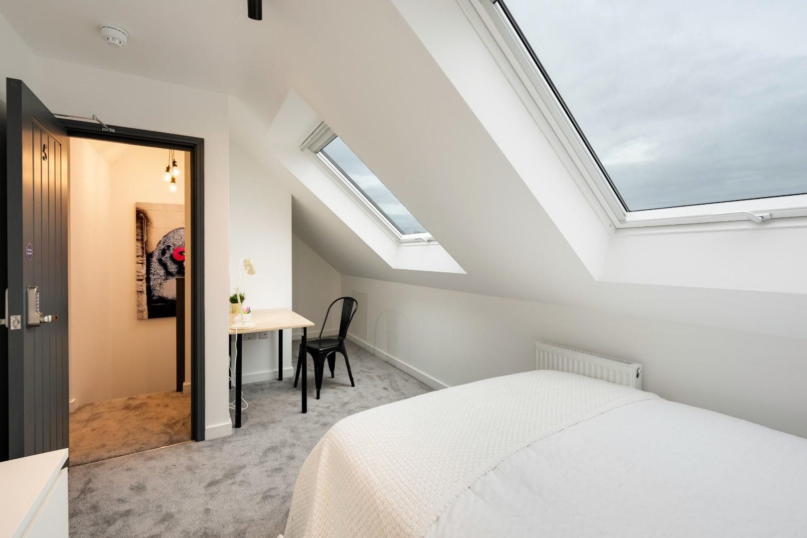Room Mayville Avenue in Bristol