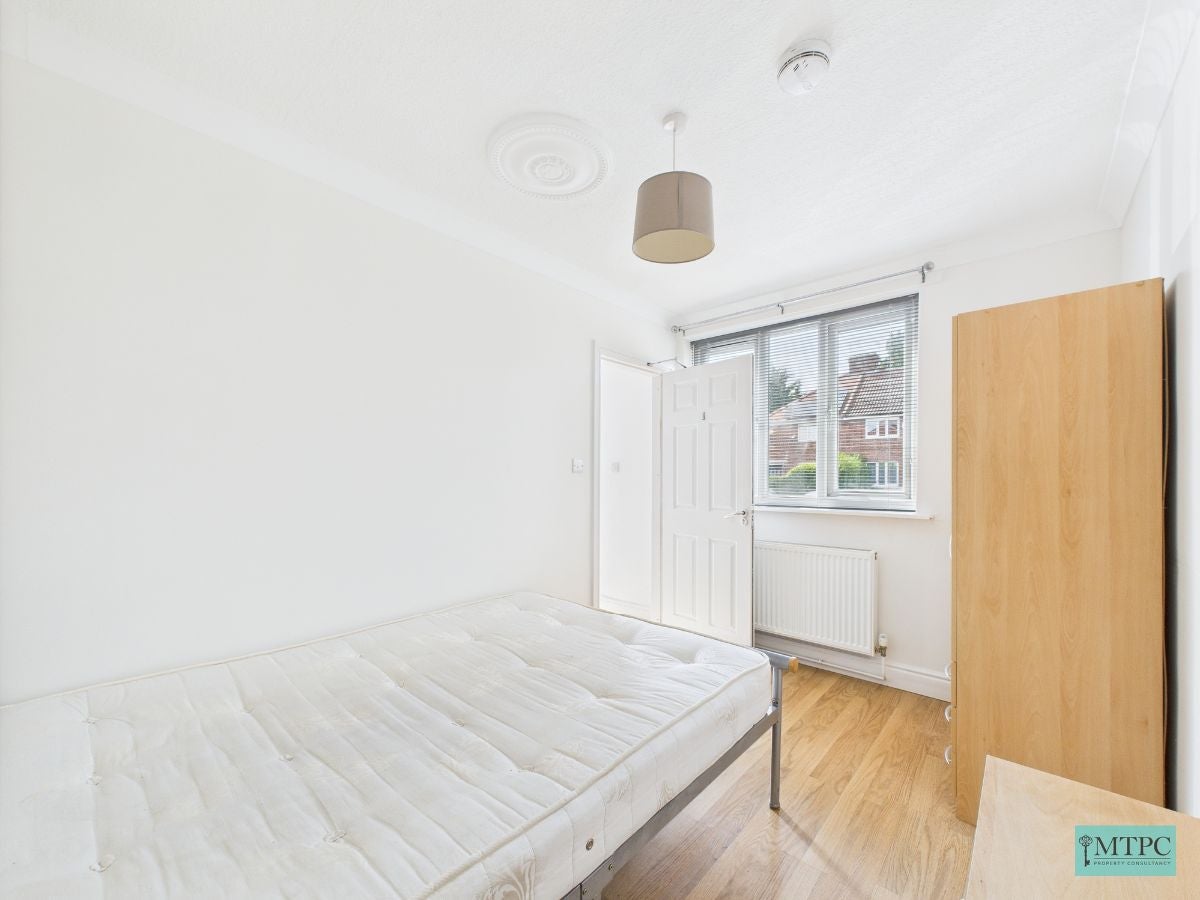Room Crombie Avenue in York