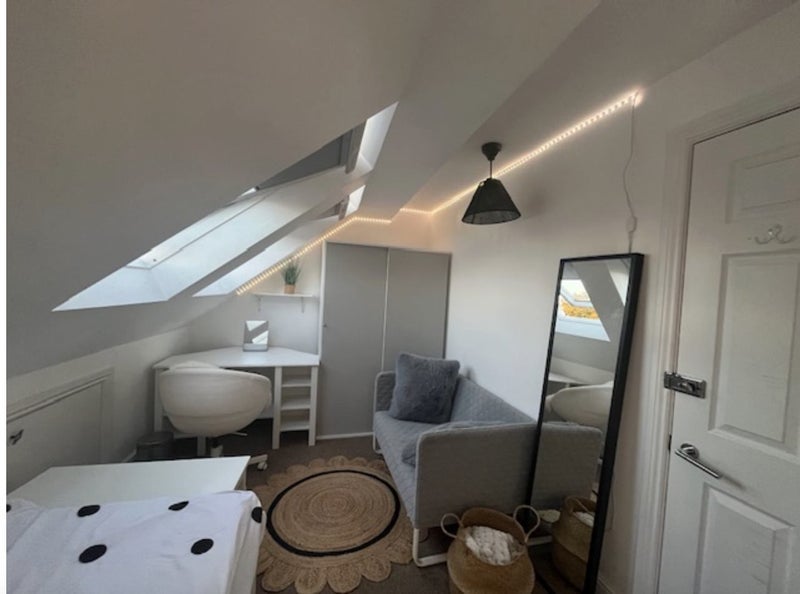 Room Morden Road in Greater London