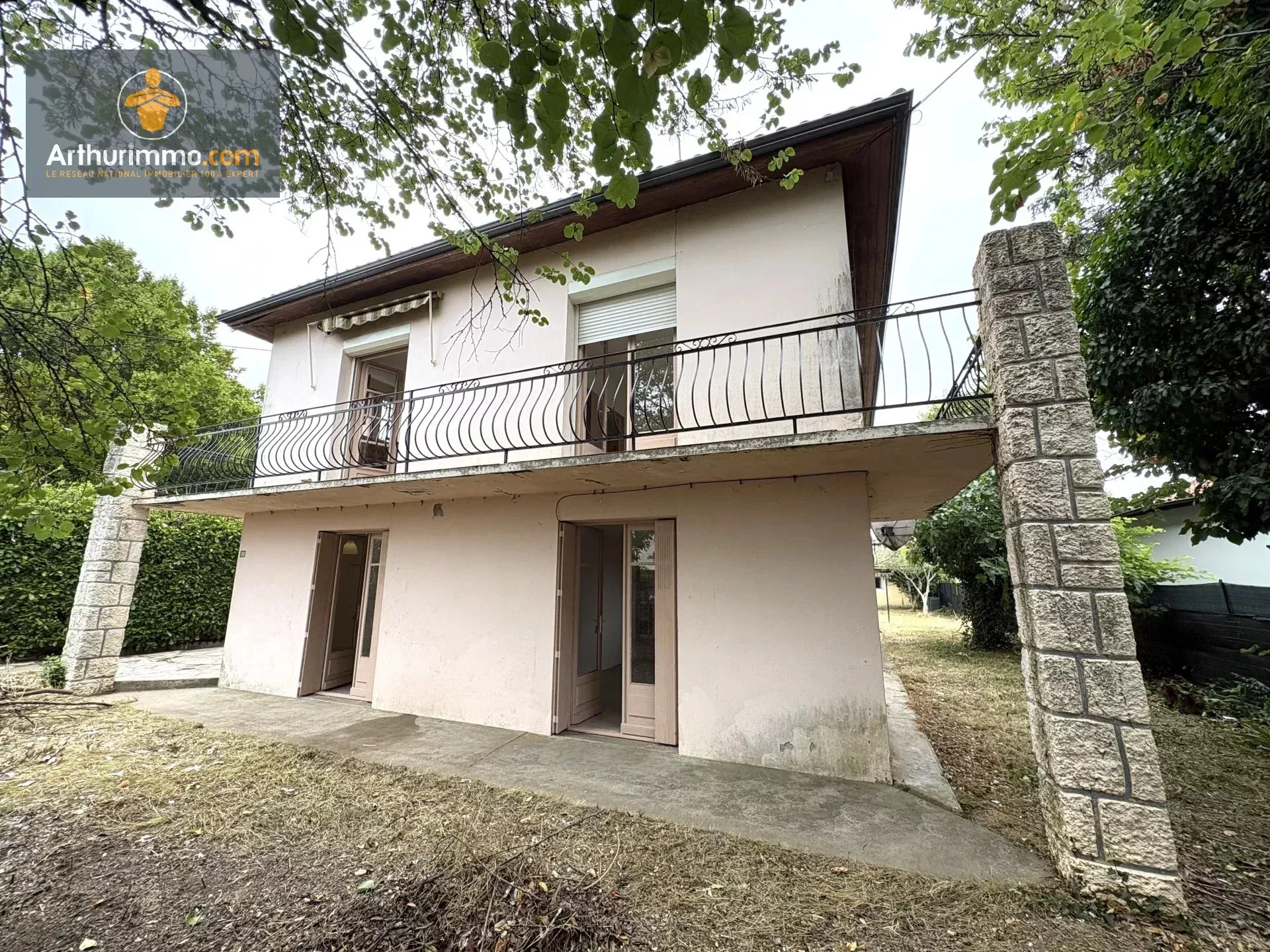 House Avenue des Martyrs de la Résistance in Marmande
