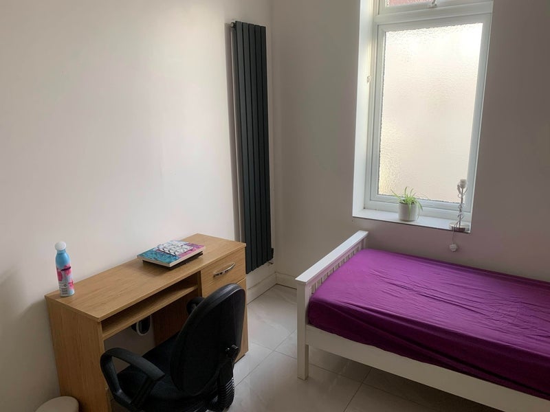Room Avalon Road in Greater London