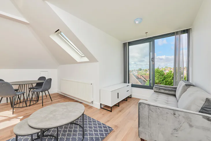 Flat Hendon Way in Greater London