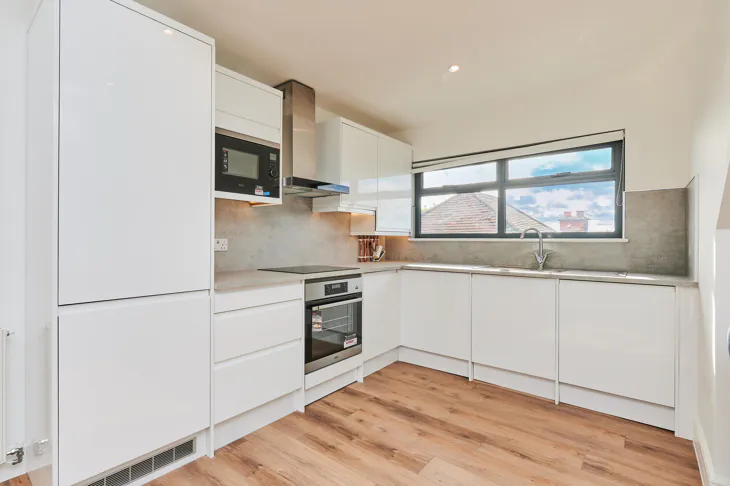 Flat Hendon Way in Greater London