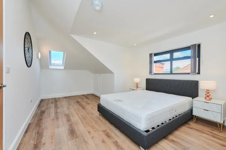 Flat Hendon Way in Greater London