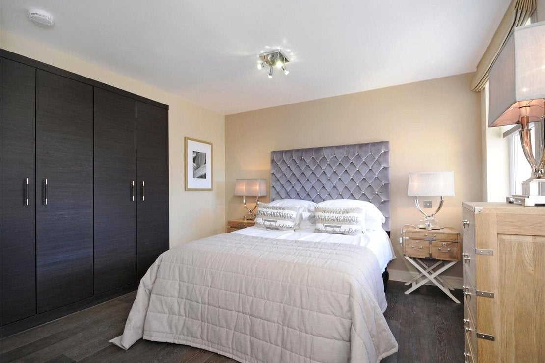 Flat Finchley Road in Greater London