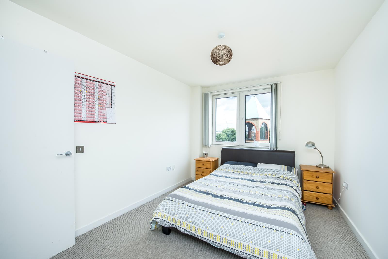 Flat Tyssen Street in Greater London