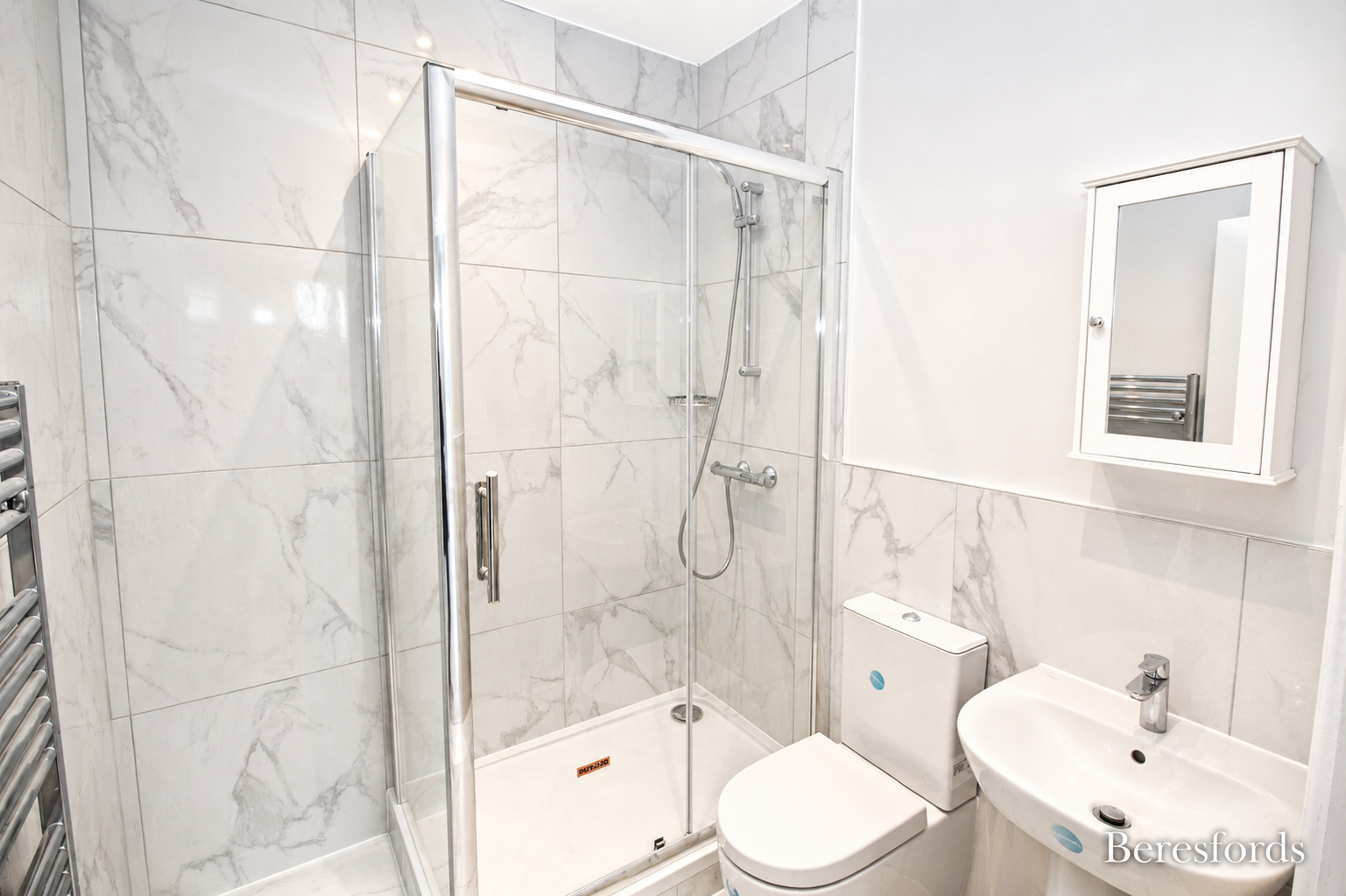 Flat Radford Way in Billericay