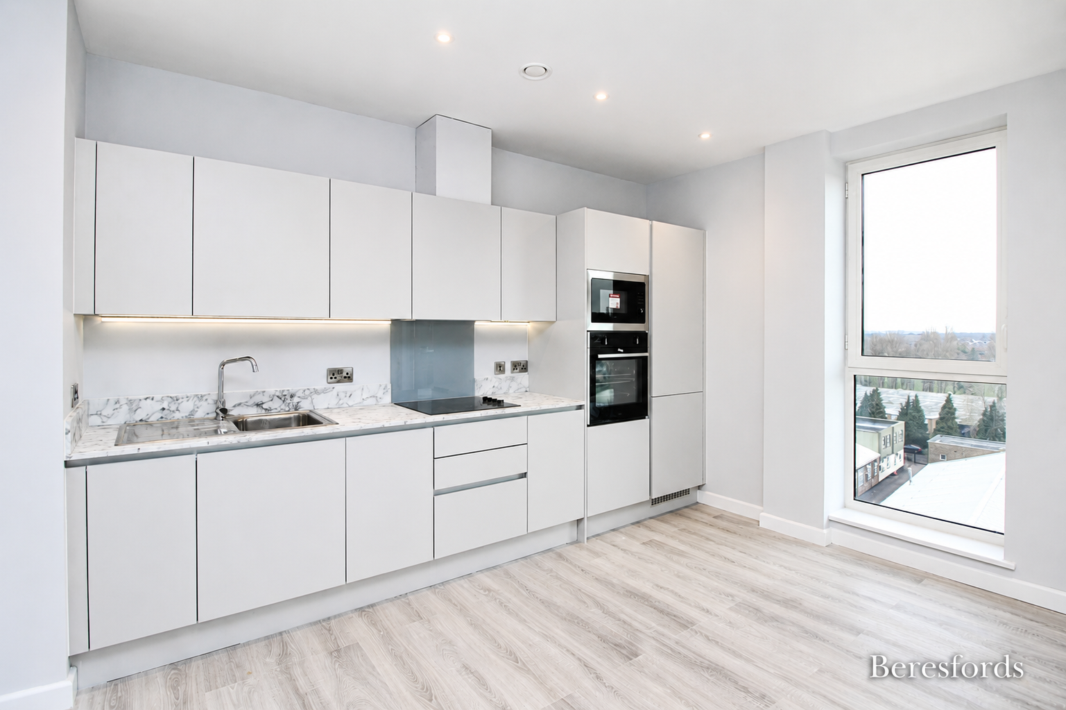 Flat Radford Way in Billericay