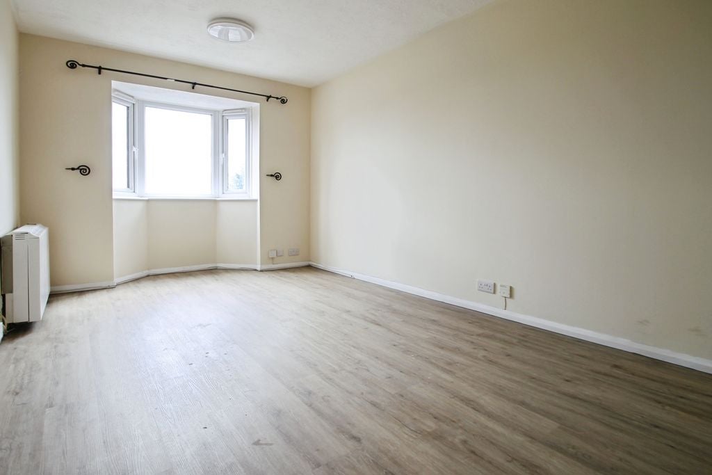 Flat Lancaster Road in Greater London