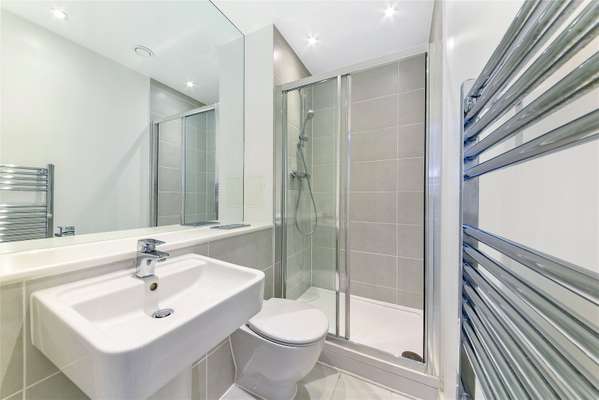 Flat Magellan Boulevard in Greater London