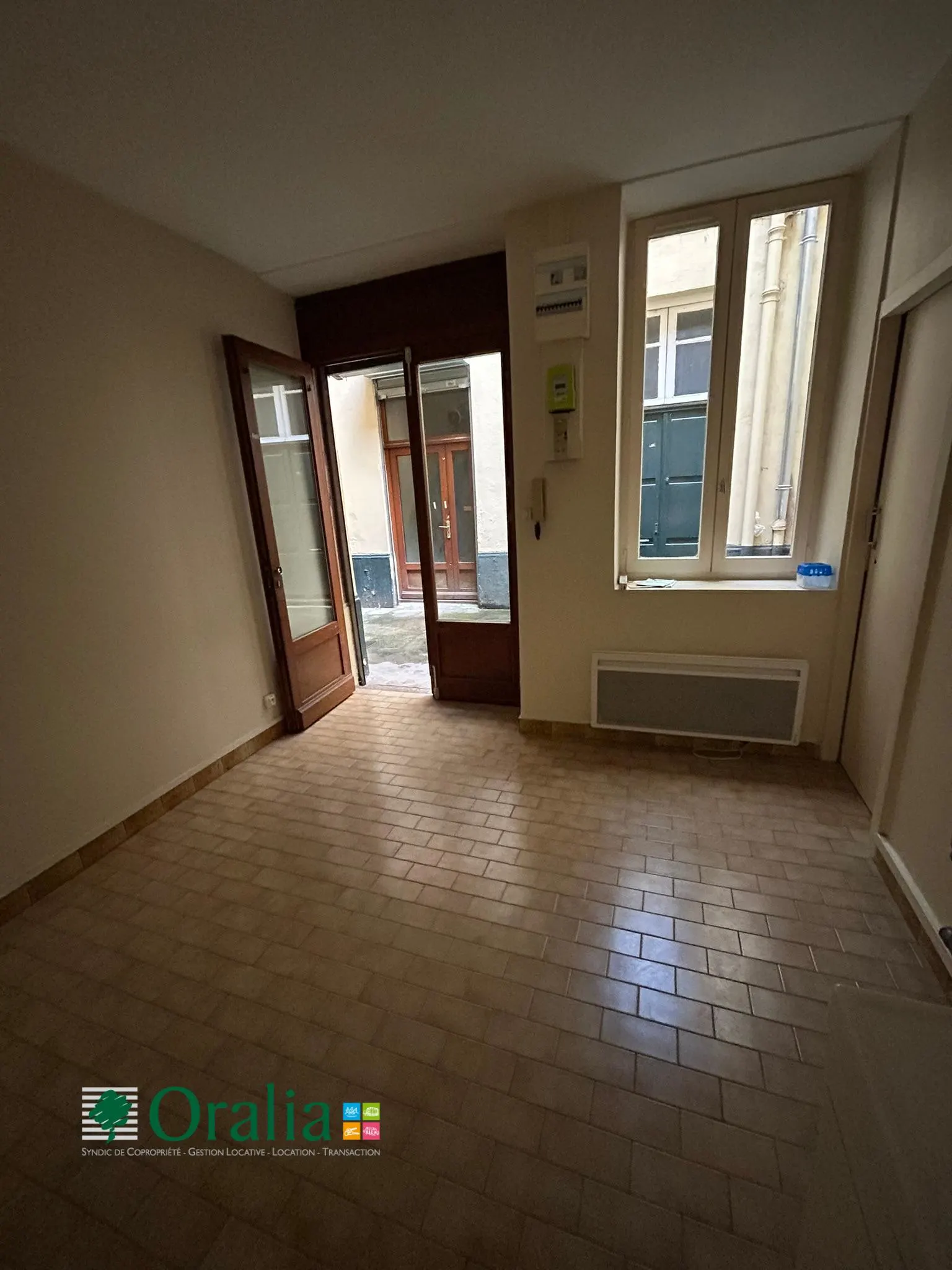 Flat Rue d'Anvers in Lyon