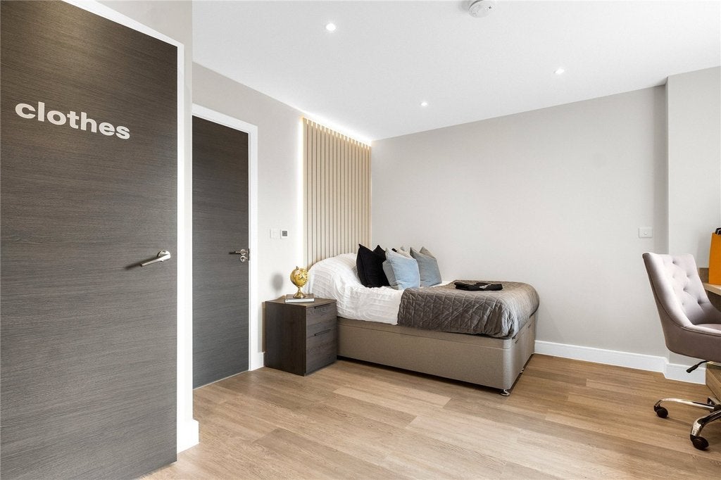 Room Selly Hill Road in Birmingham