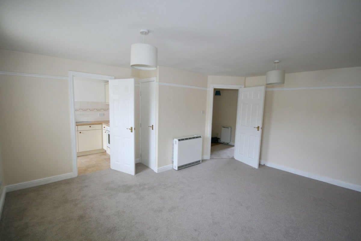 Flat Scholars Court in Northampton