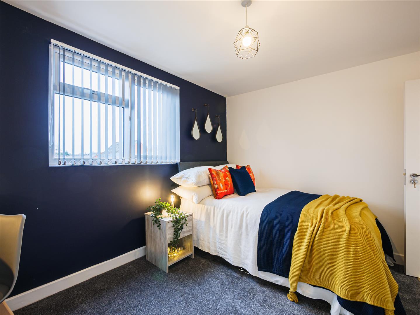 Room Humber Avenue in Coventry