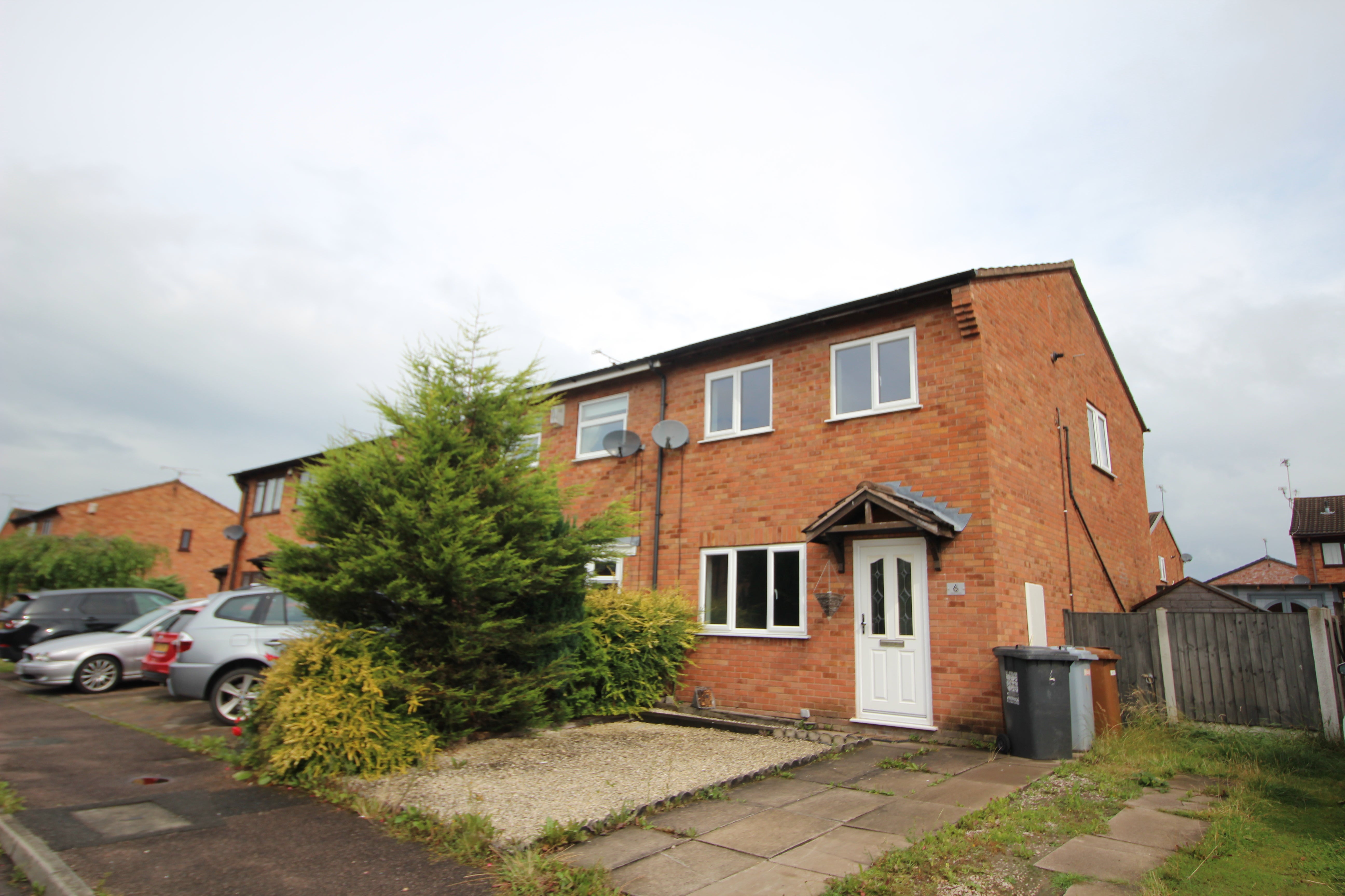 House Verdin Court in Leighton