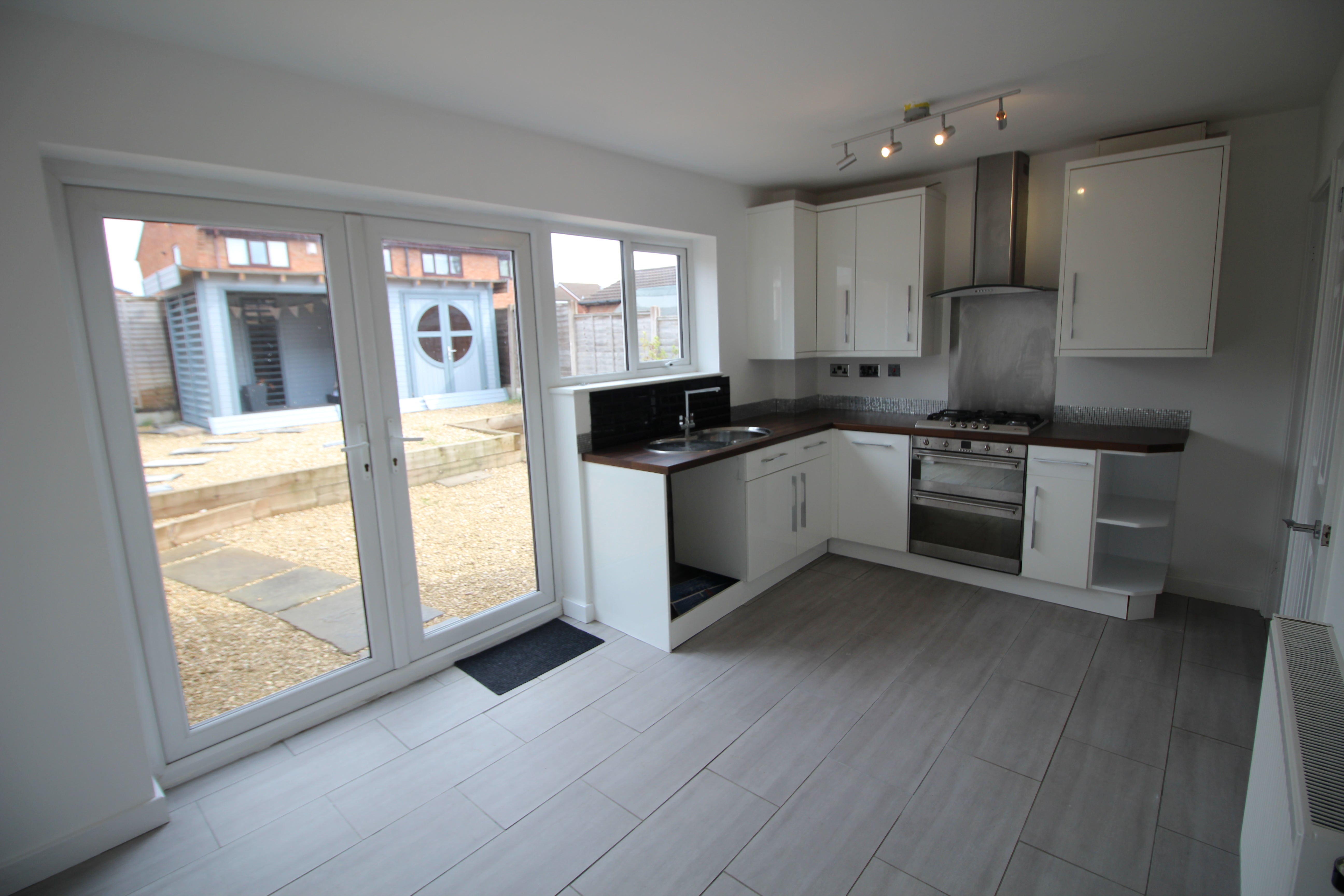 House Verdin Court in Leighton