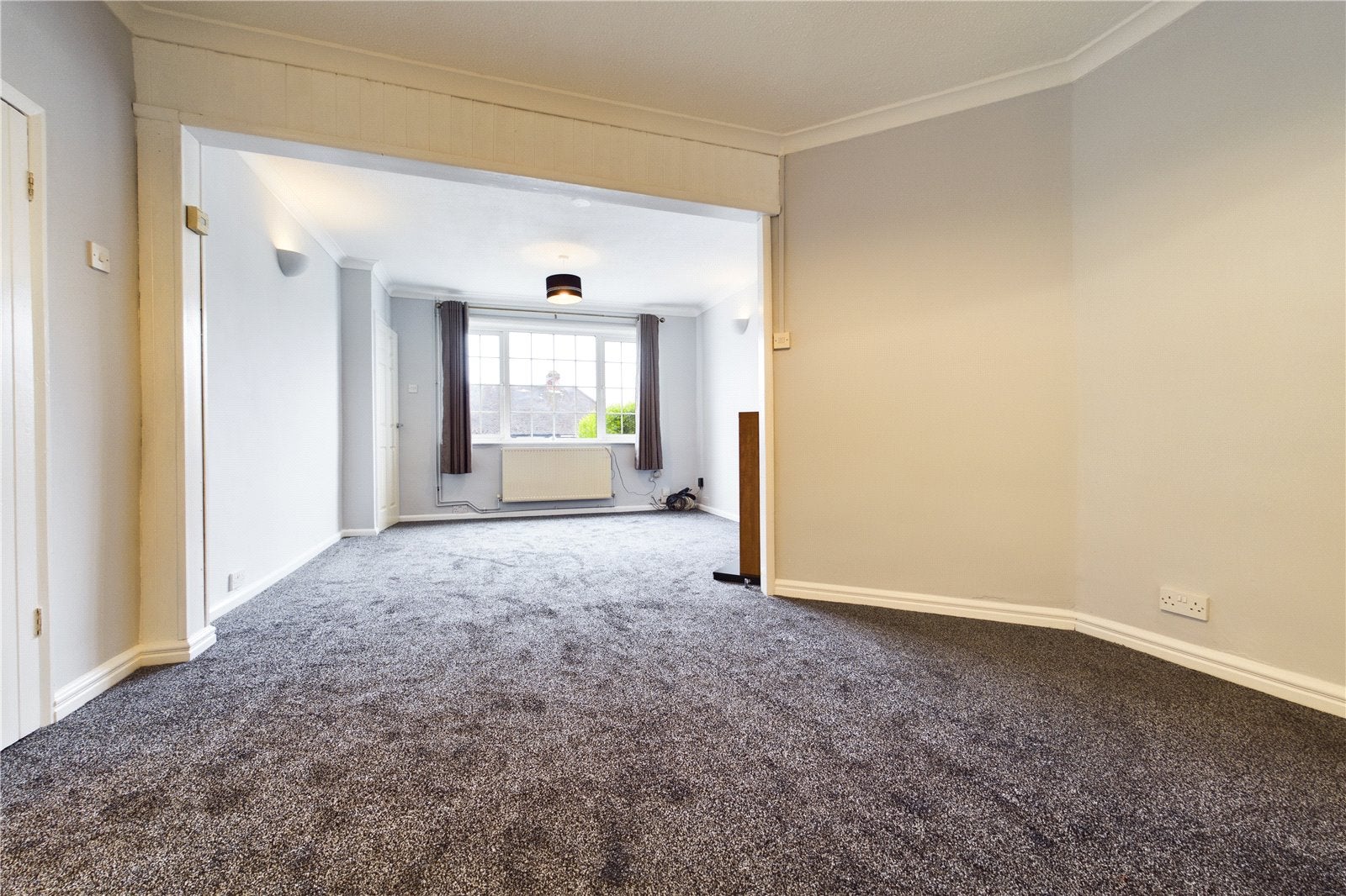 House Thirlmere Avenue in Reading