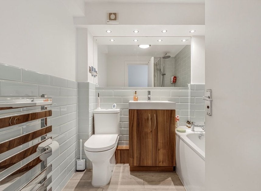 Flat Goswell Road in Greater London