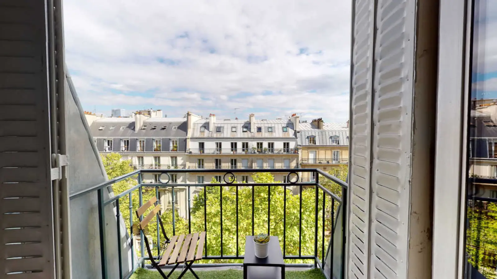 Flat Rue Ampère in Paris