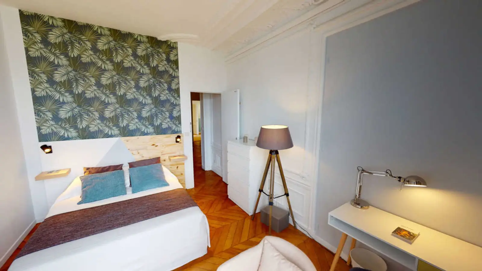 Flat Rue Ampère in Paris