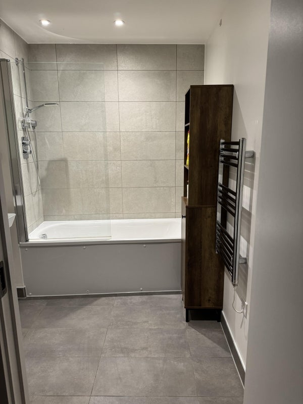 Room Cherry Orchard Road in Greater London