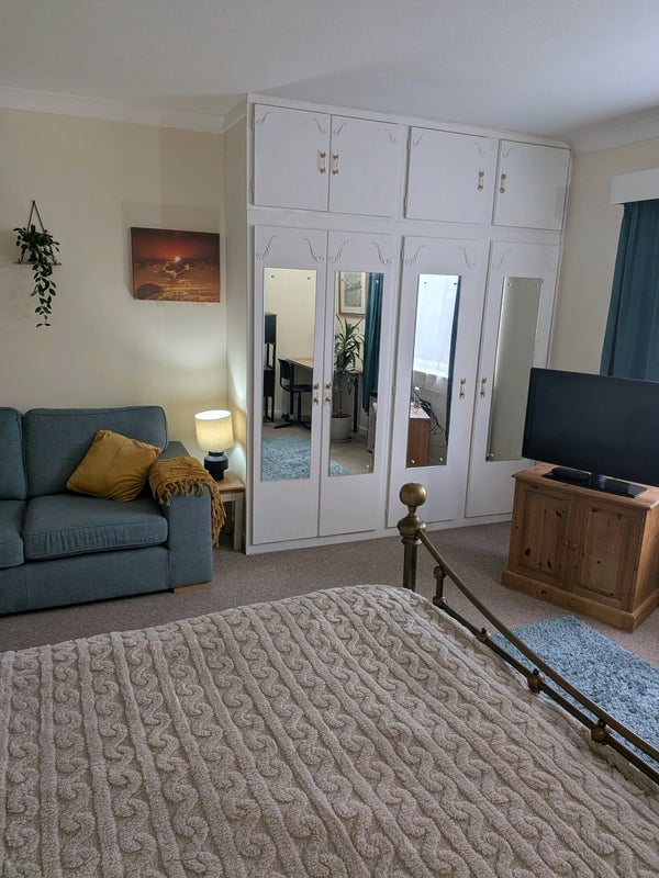 Room West Cliff Road in Bournemouth