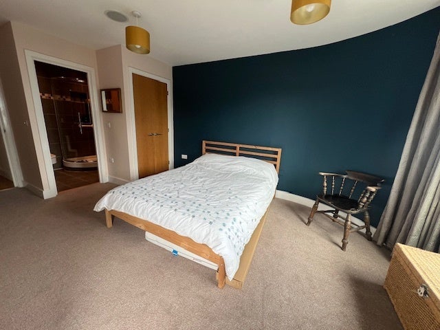 Flat Stuart Place in Cardiff