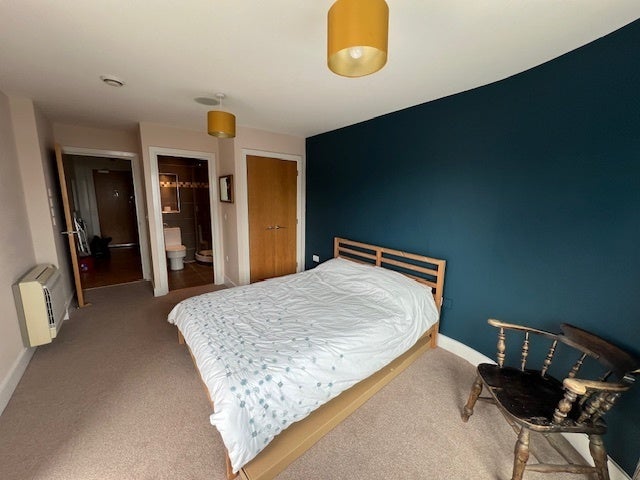 Flat Stuart Place in Cardiff