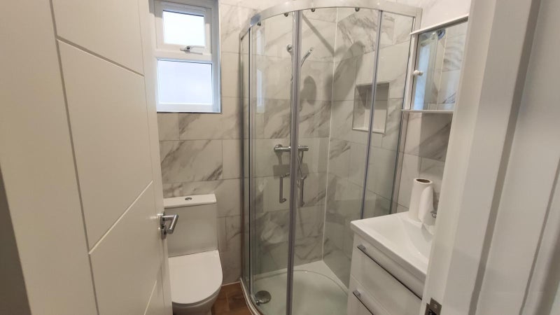 Flat Branksome Avenue in Greater London