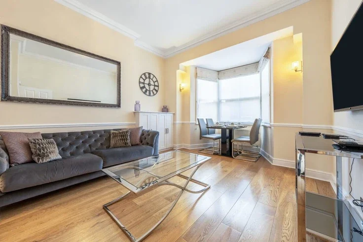 Flat Hertford Street in City of Westminster