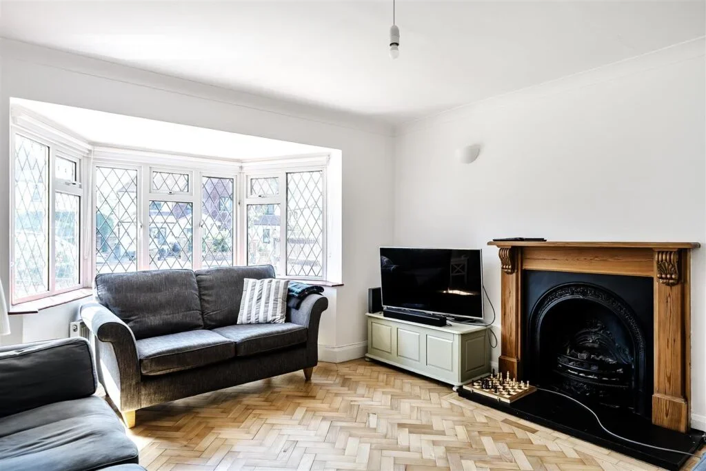 House Wilbury Avenue in Greater London