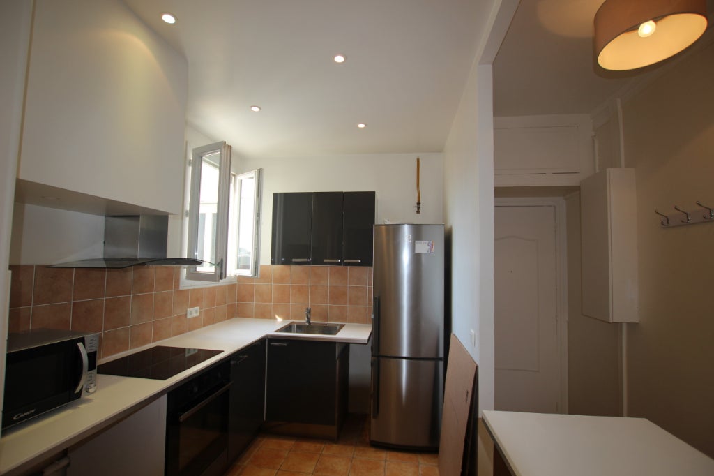 Flat Rue Louis Hubert Lyautey in Courbevoie