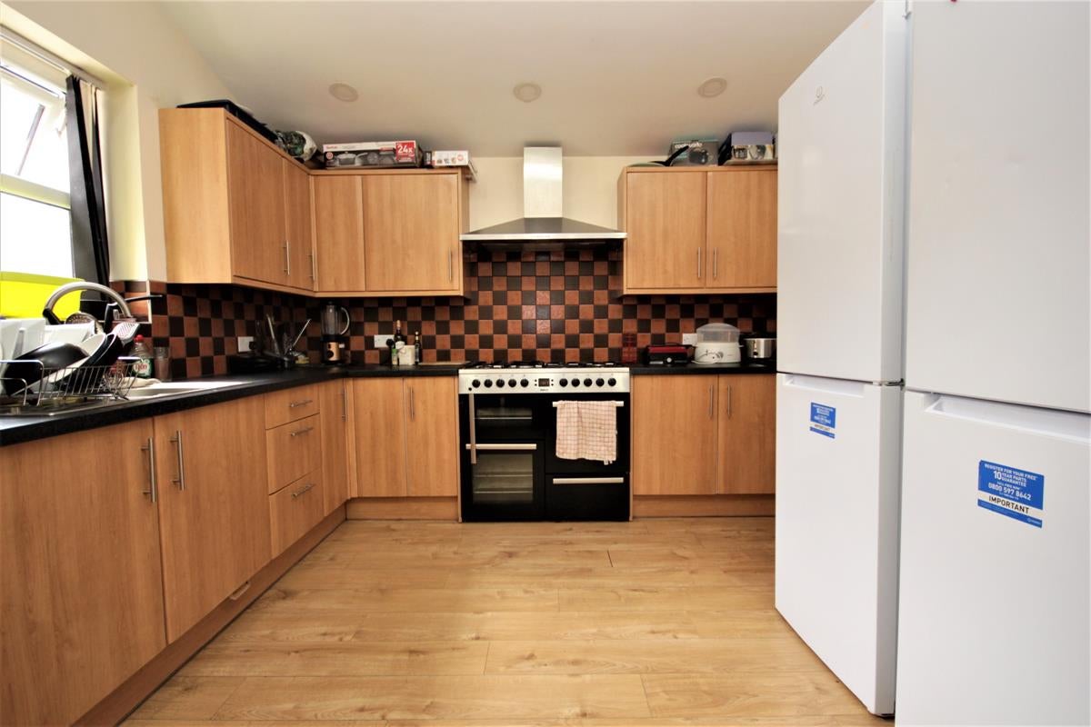 Room Carlton Road in Salford