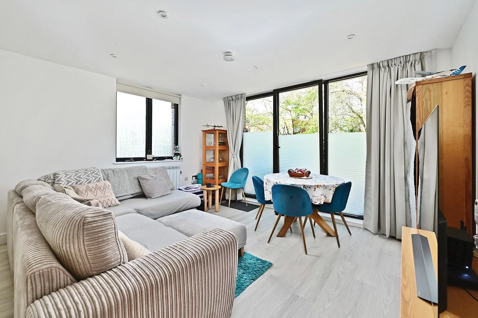 Flat Farnborough Road in Rushmoor