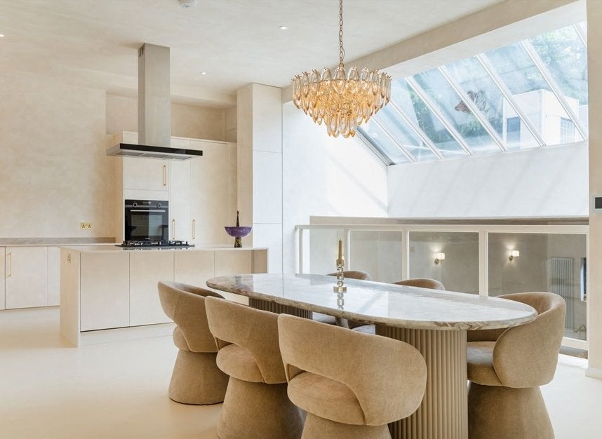 Flat Trinity Walk in Greater London