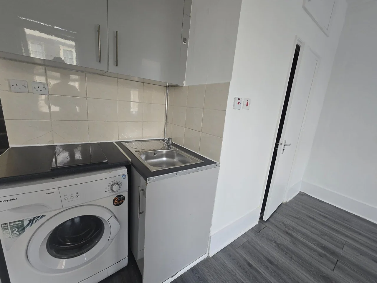 Flat Benwell Road in Greater London