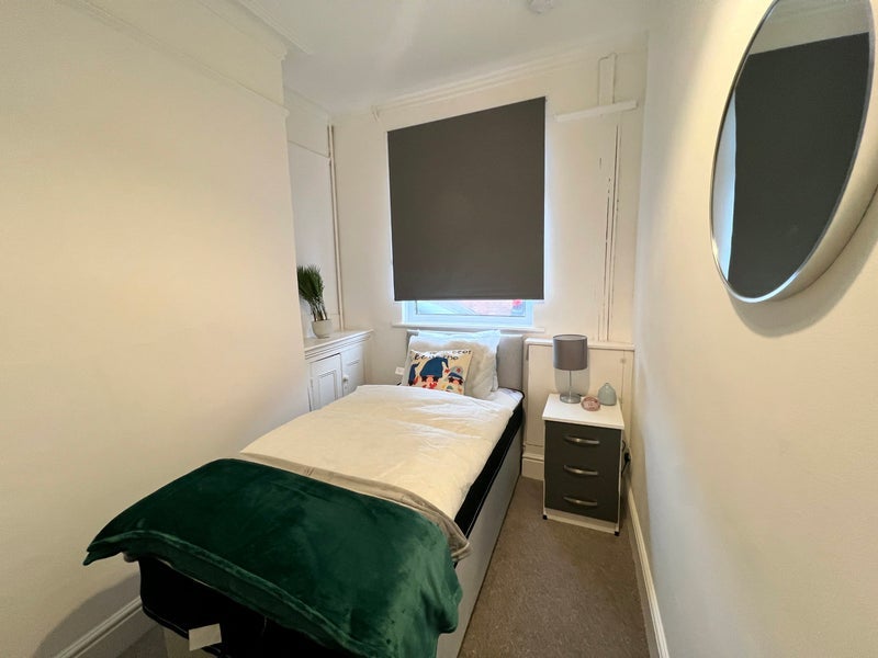 Room Darnley Street in Stoke-on-Trent