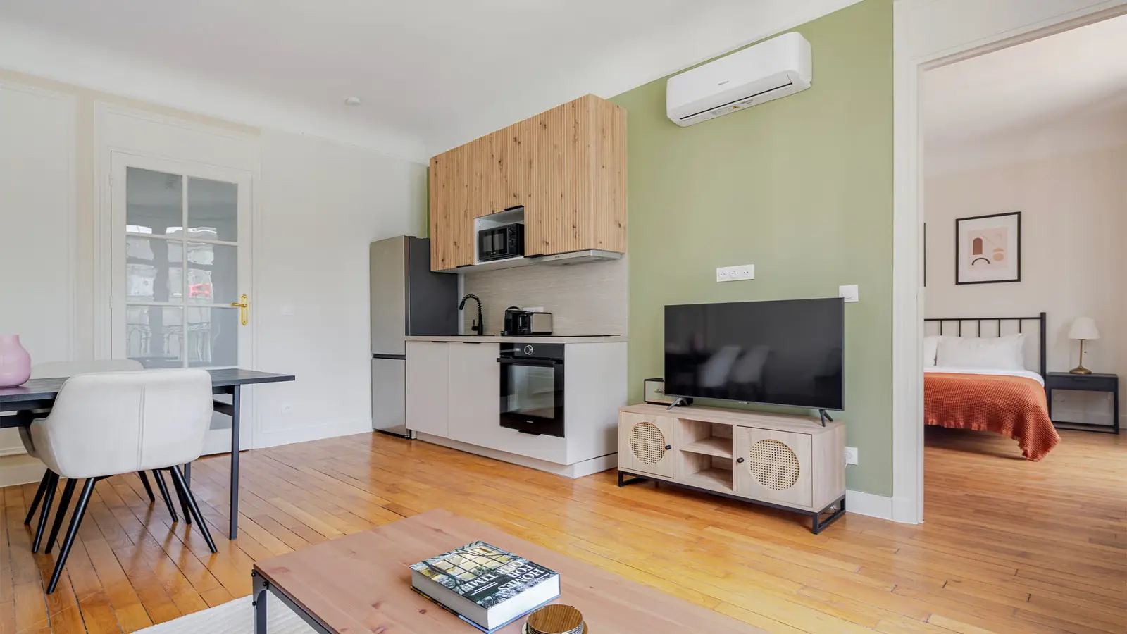 Flat Impasse des Prêtres in Paris