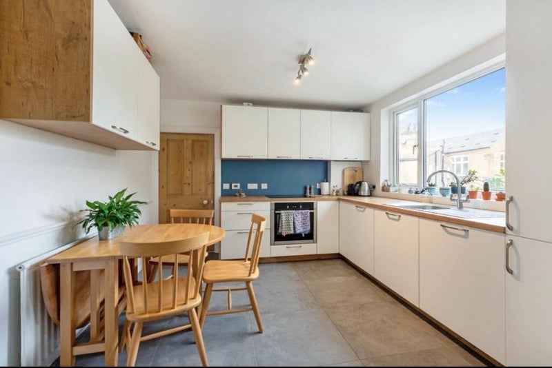 Room Stanley Grove in Greater London