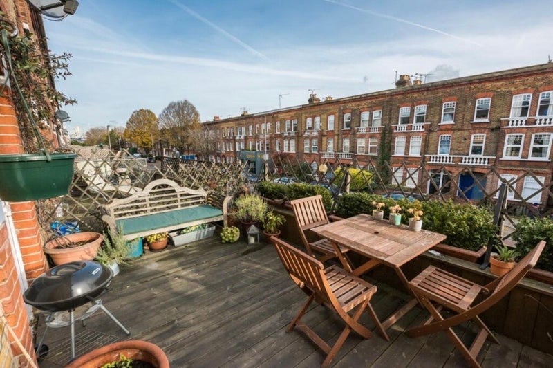 Room Stanley Grove in Greater London