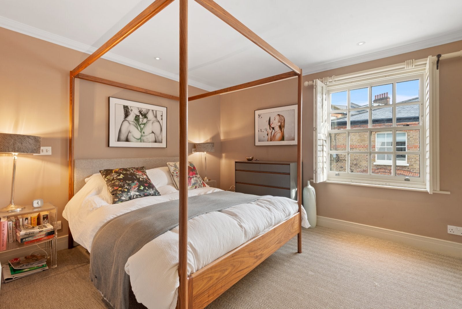 House Kersley Mews in Greater London