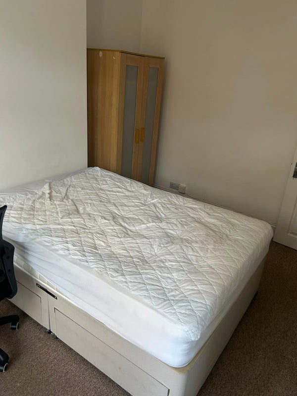 Room Kingston Road in Bristol