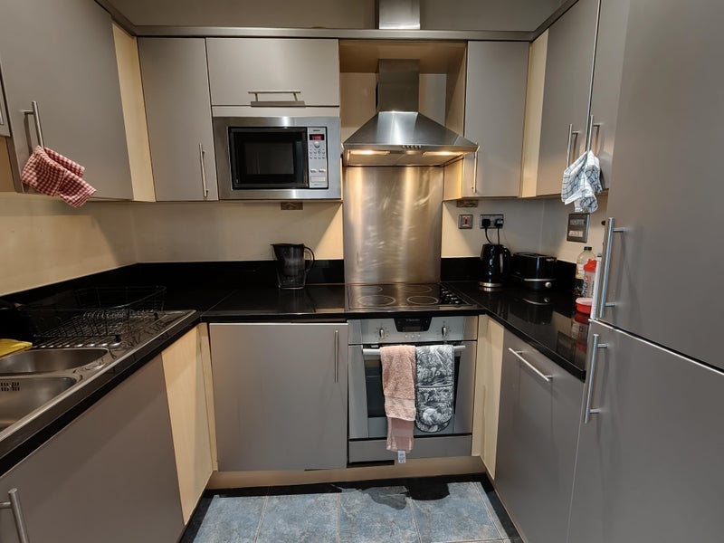 Room Royal Oak Yard in Greater London
