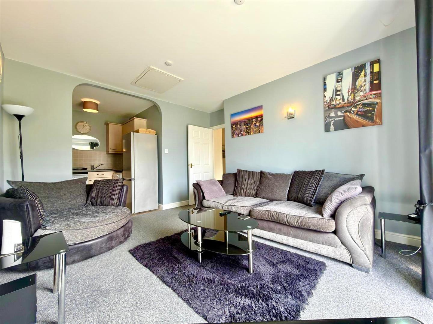 Flat Emperor Boulevard in Royal Leamington Spa